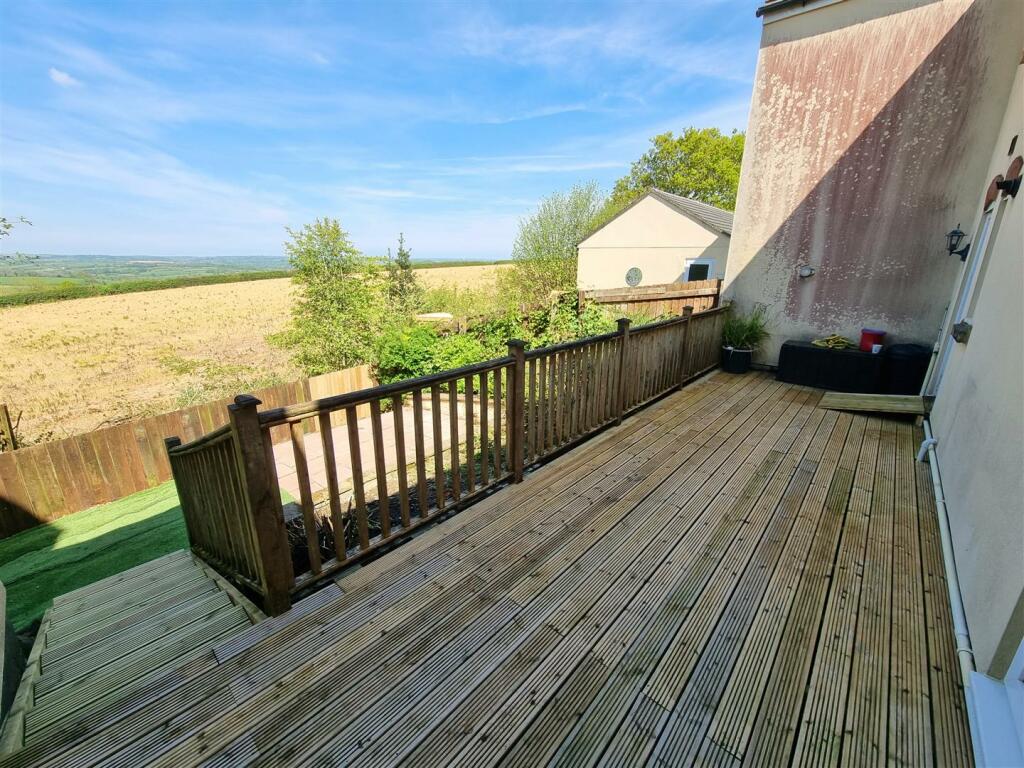 Decking 1.jpg