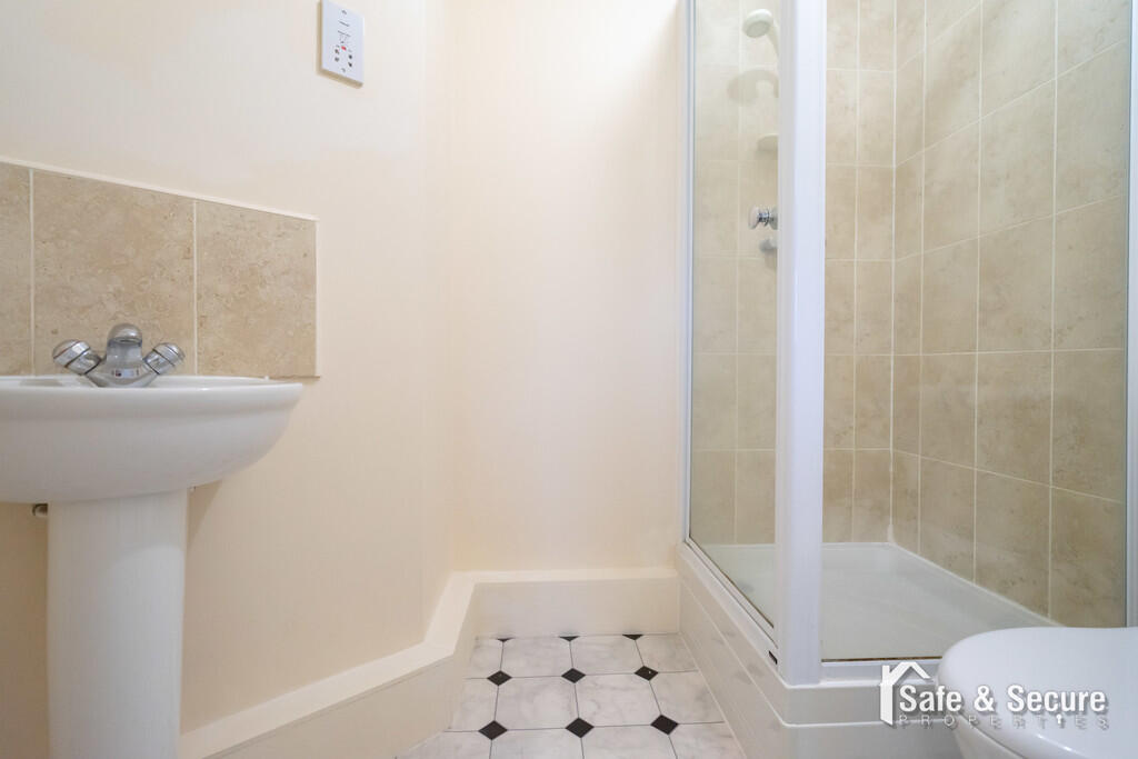 12 Belmont Court-...