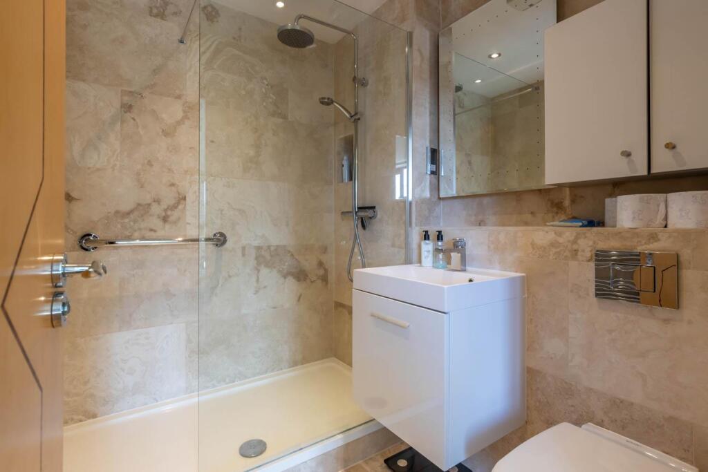 Ensuite bathroom