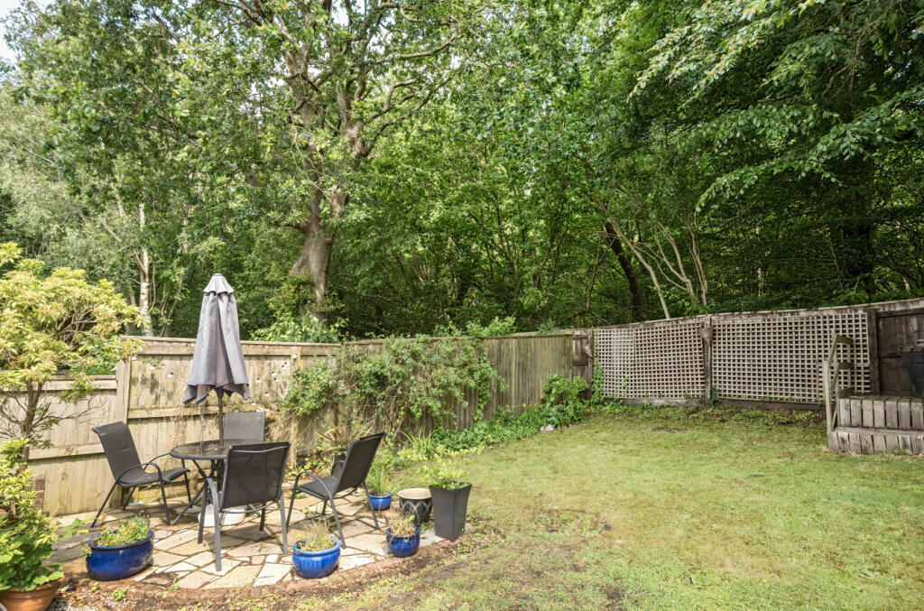 1301904-4-683f2cb...