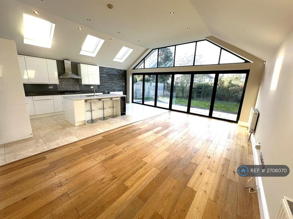 Kitchen Lounge