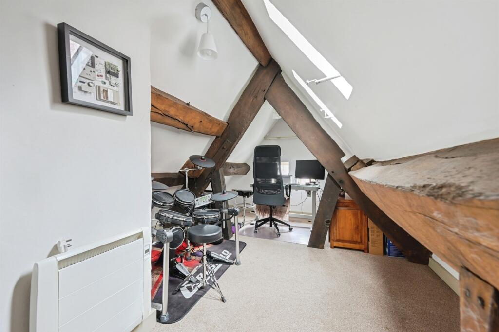 Bedroom: