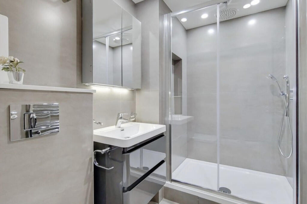 Screenshot 2025-0...