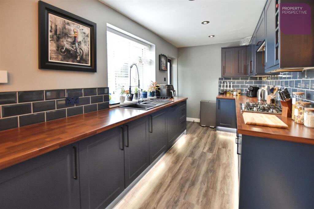 15a45453-Kitchen 201 20new.jpg