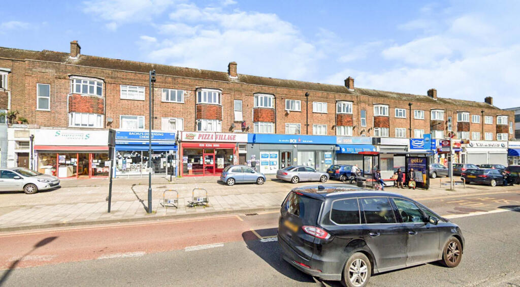 Three Bedroom 1st Floor Flat To Rent