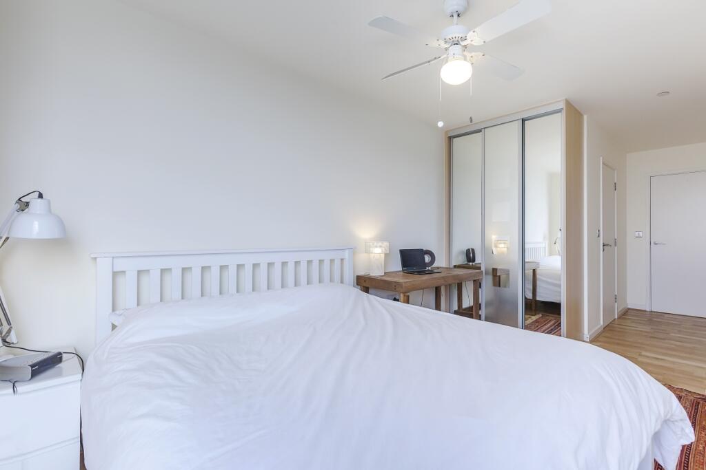 Master Bedroom (2)