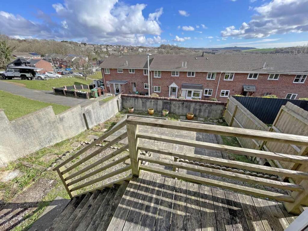 Hallerton Close 14 - Garden.jpg