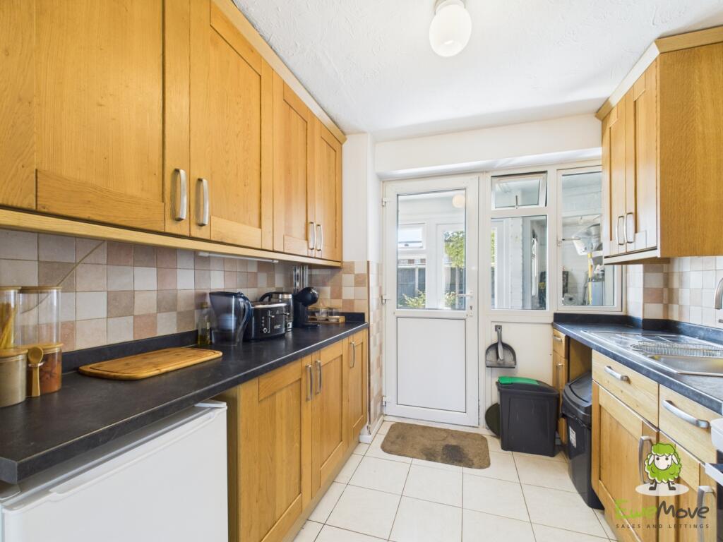 EweMove Estate Agents Basingstoke - Paddock Road 