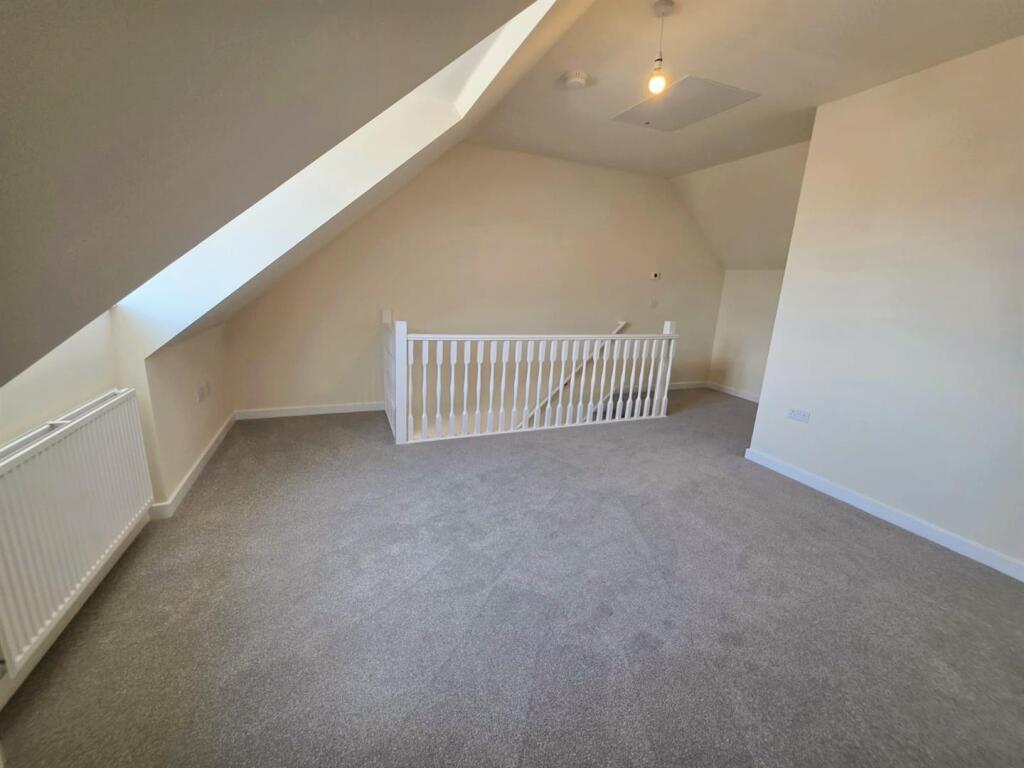 master bed 2.jpg