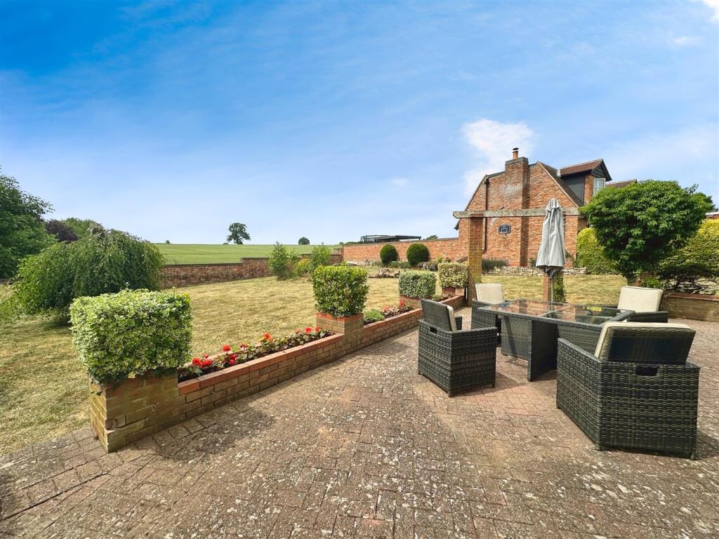 6364b23c--4883-8AC5-40ED4E8FFB62-29810-000027BBA0E