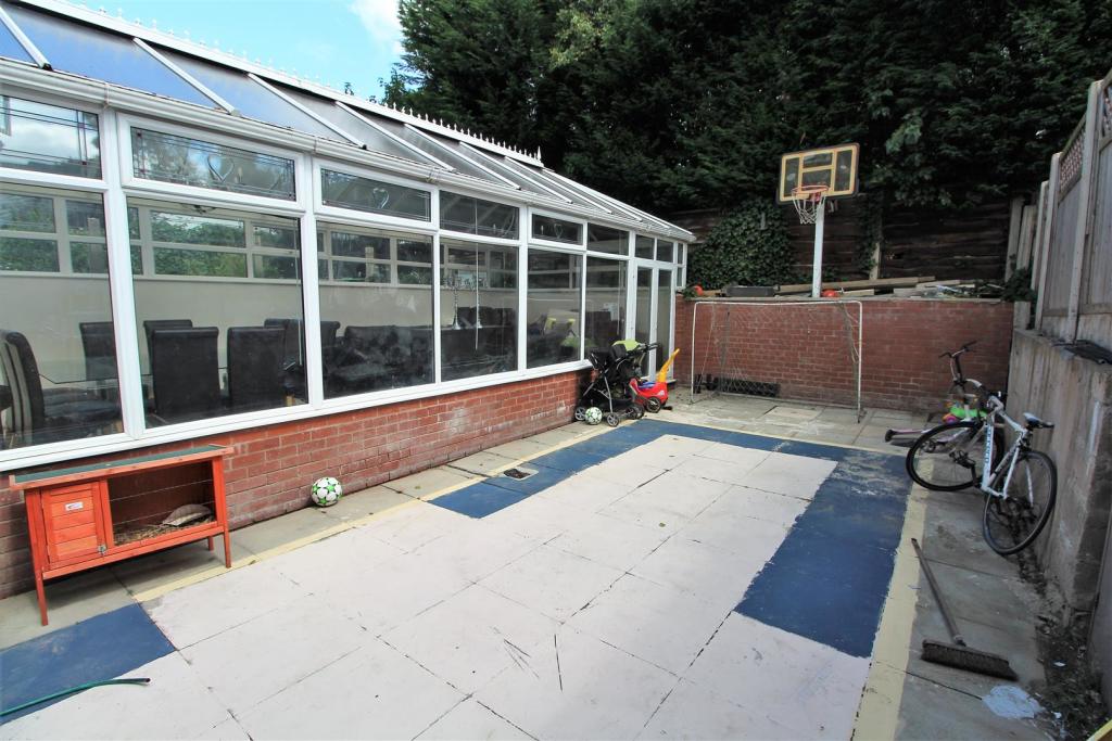 GARDEN.JPG