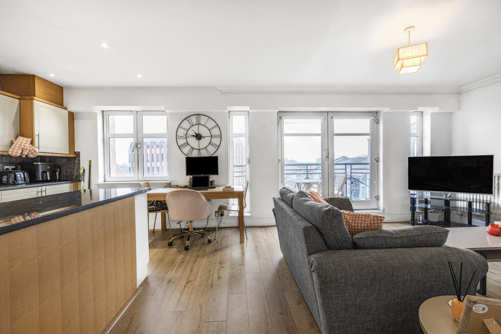 Kitchen/Reception