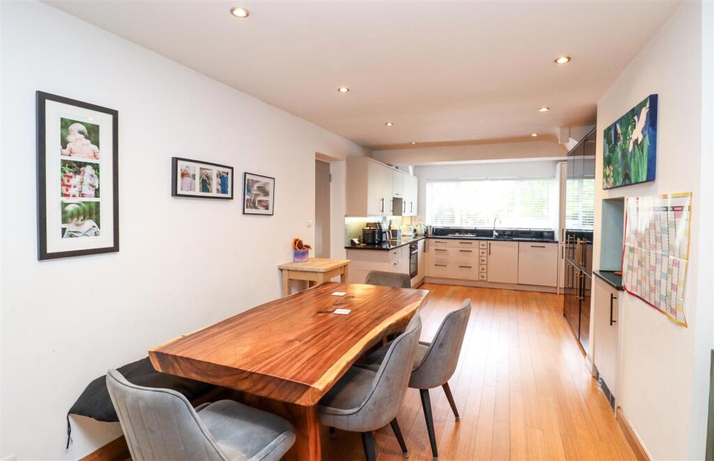 Kitchen/Breakfast Room