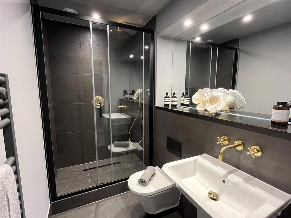 Show Apartment