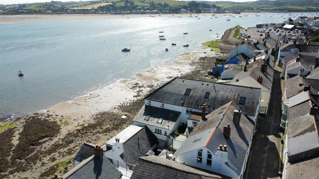 dji_fly_20250619_094458_606_1750322843882_photo_op