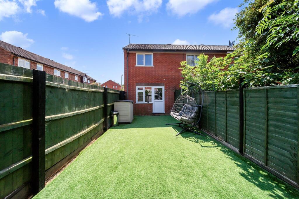 38 Rendlesham Rd-08.jpg