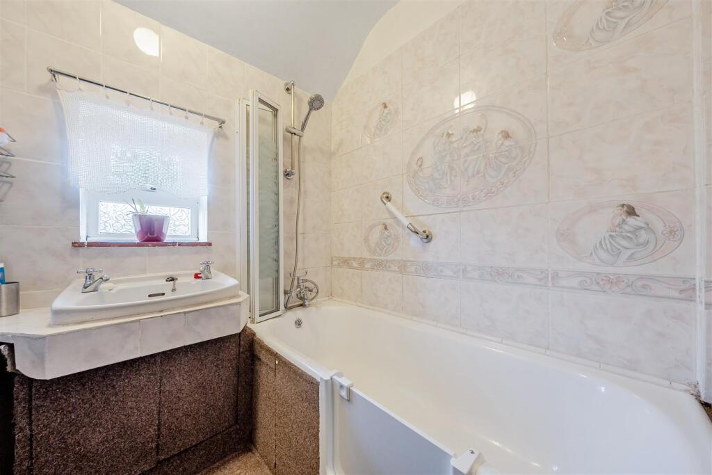 8 Queensway, Nesscliffe, Shrewsbury, SY4 1BD