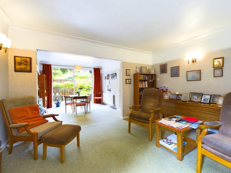 LOUNGE/DINING ROOM