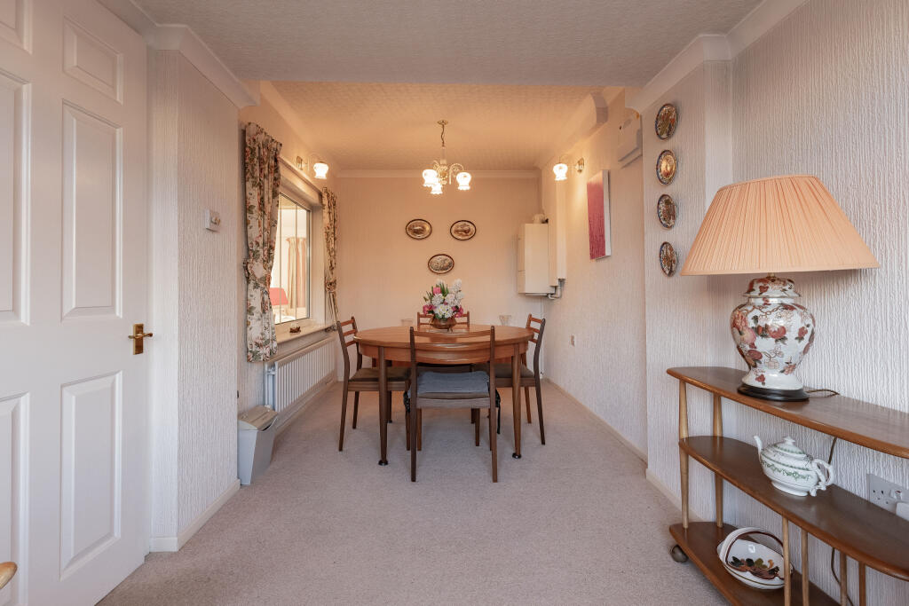 Dining Room_Play Room (2)