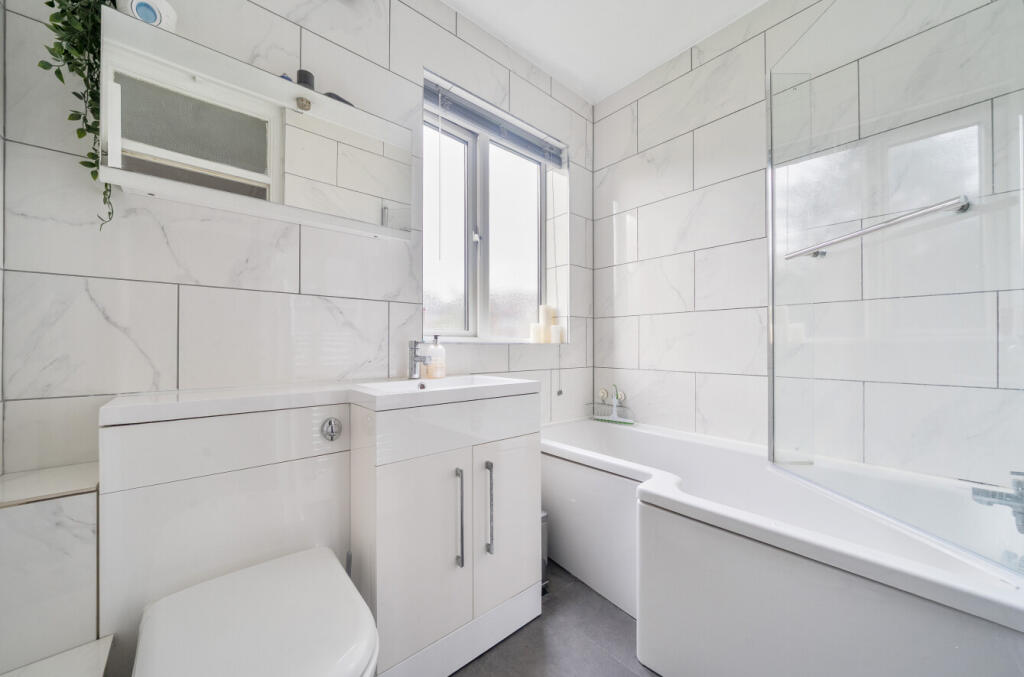 1376691-5-690de21...