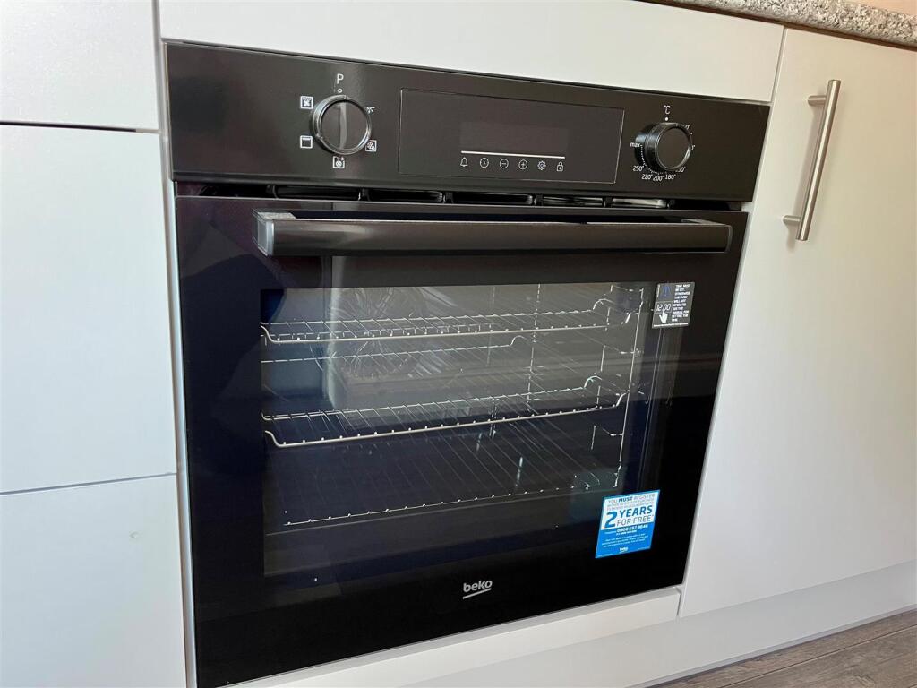 Kitchen - Oven.jpg