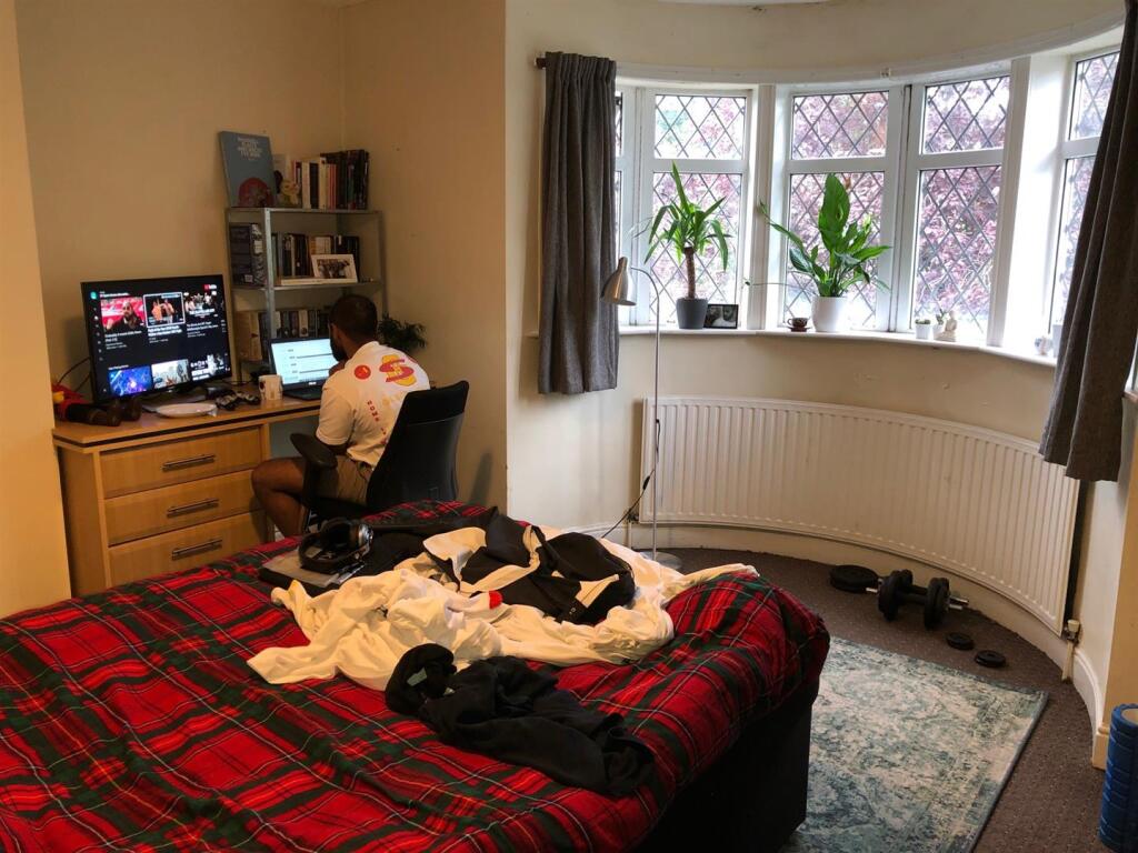 Bedroom 4.jpg