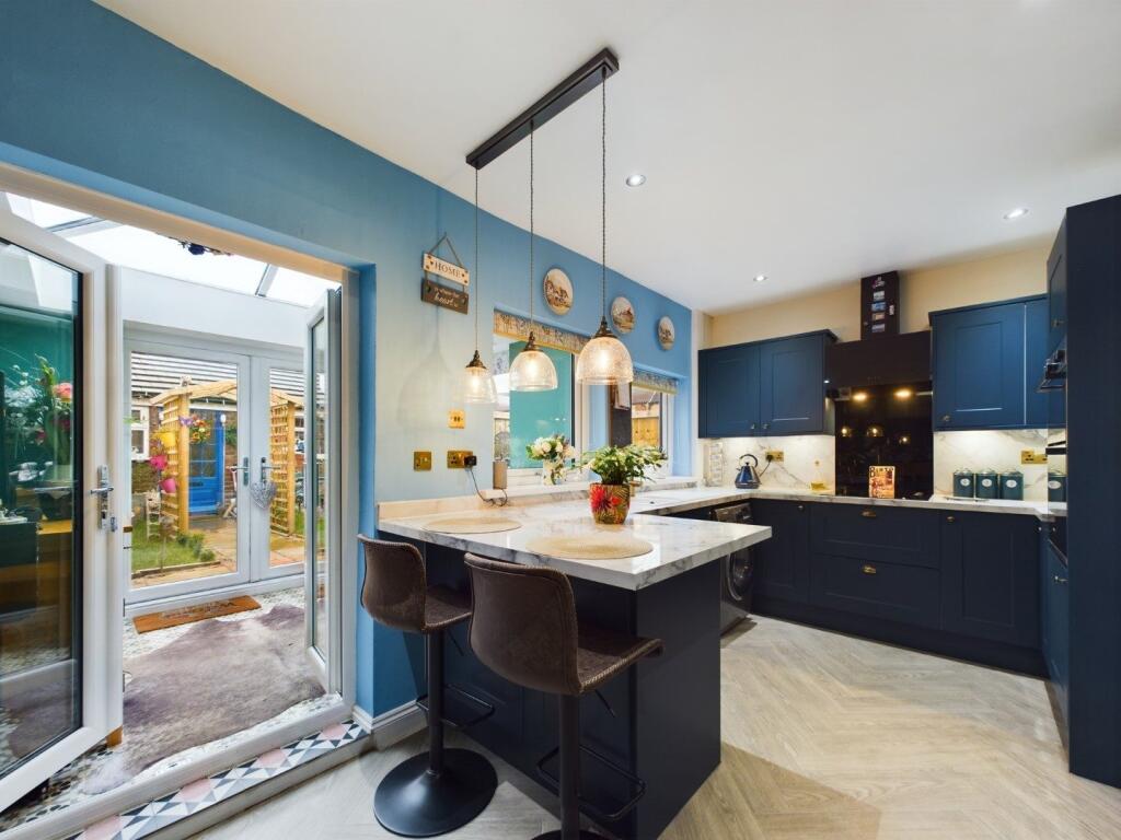 Kitchen/Breakfast Area