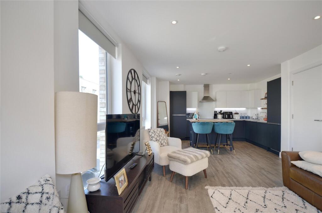 Sitting/Kitchen Dine
