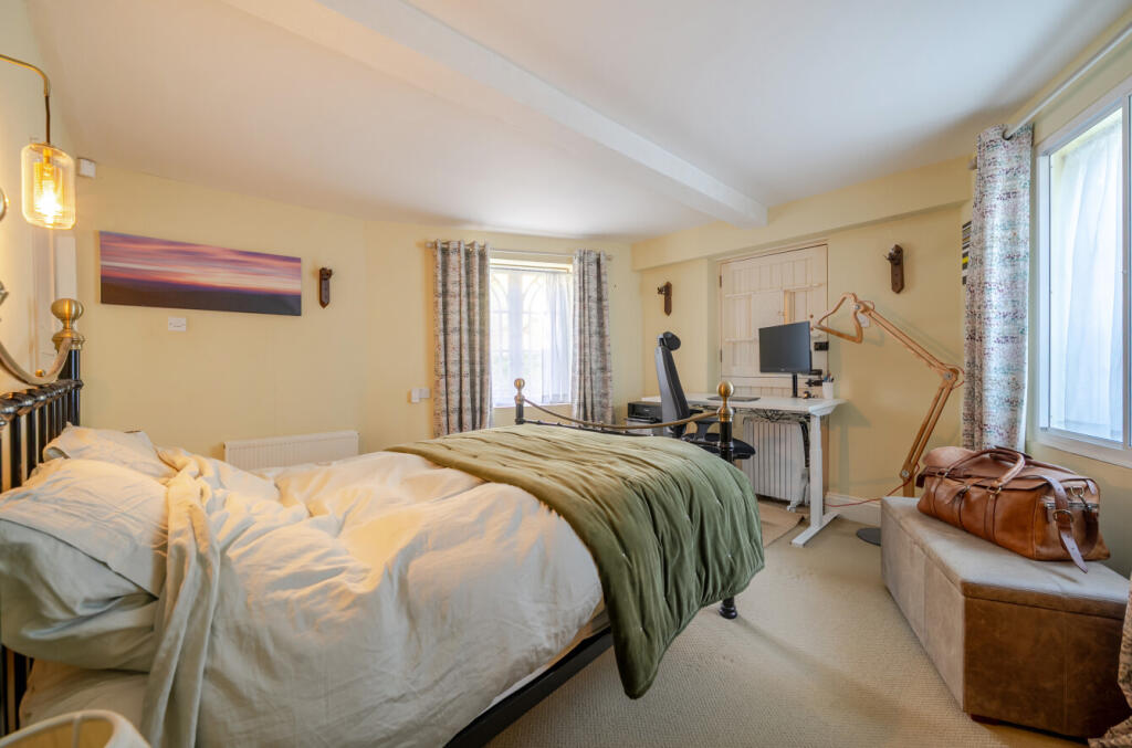 1383061-12-691f4e...