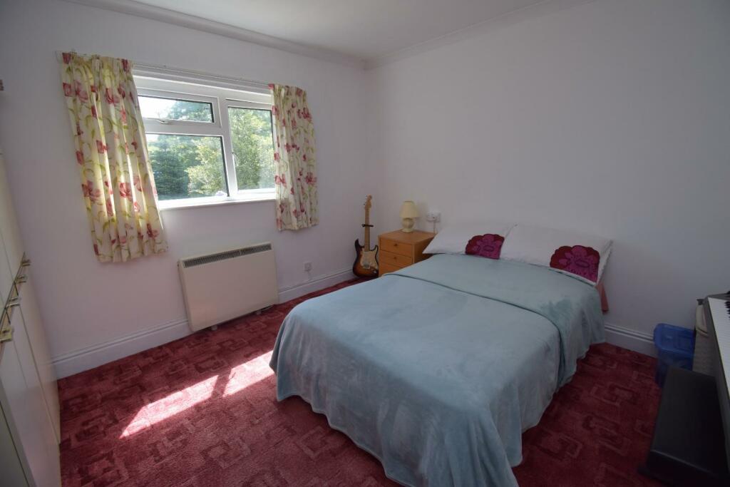 Bedroom 1.JPG
