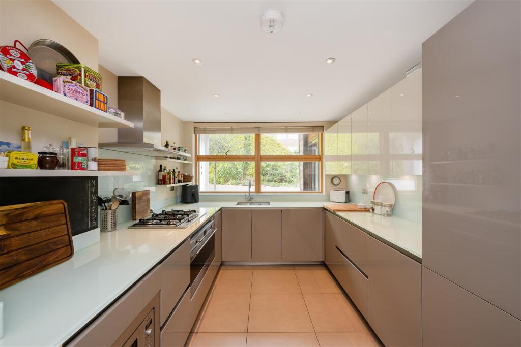 Francis Bentley Mews Hi-15.jpg