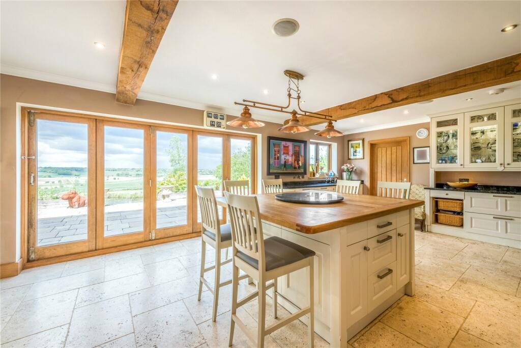Kitchen/Breakfast Rm