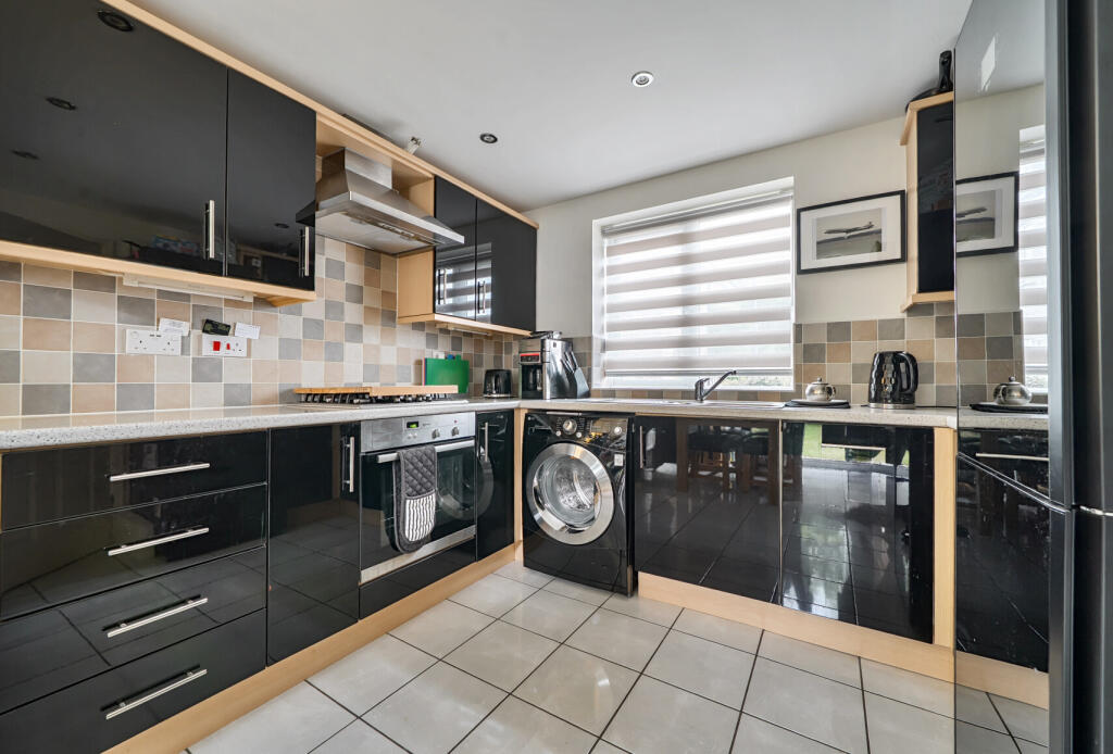 1341718-11-68a35d...