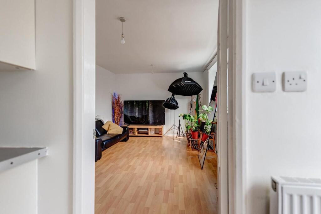 117aDoncasterRoad(Interior)-1.jpg