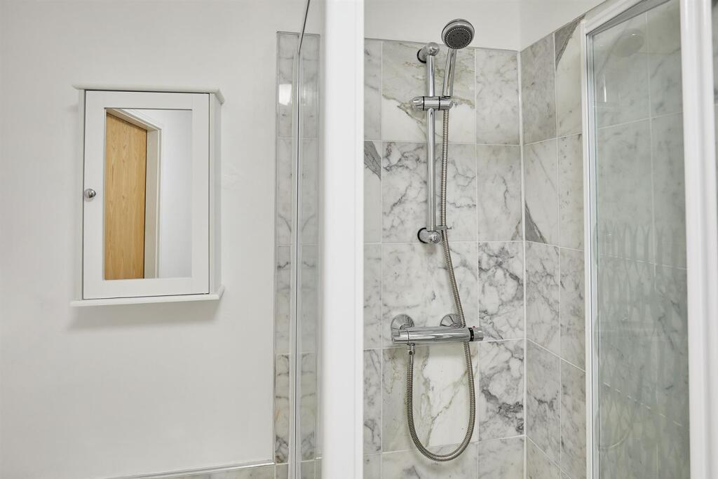 Copy of stay-north-yorkshire-royal-sands-6-scarbro