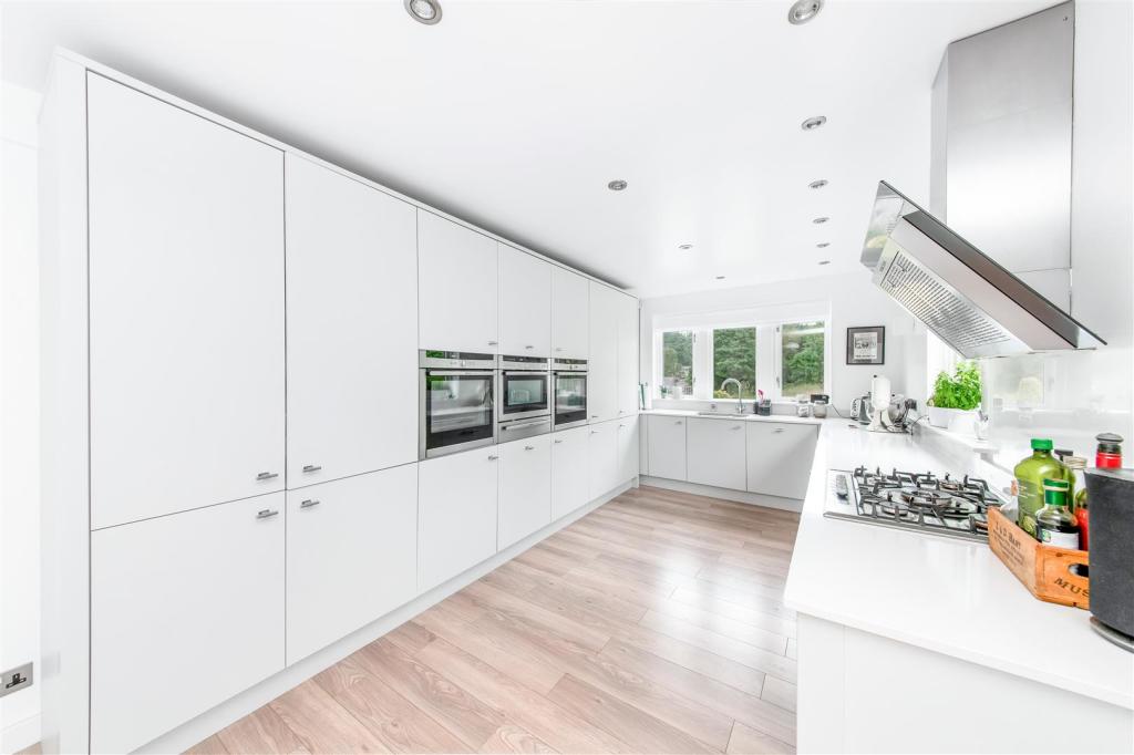 DINING/LIVING KITCHEN
