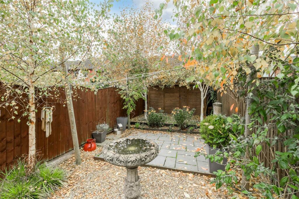 28 Coleshill Road, Atherstone