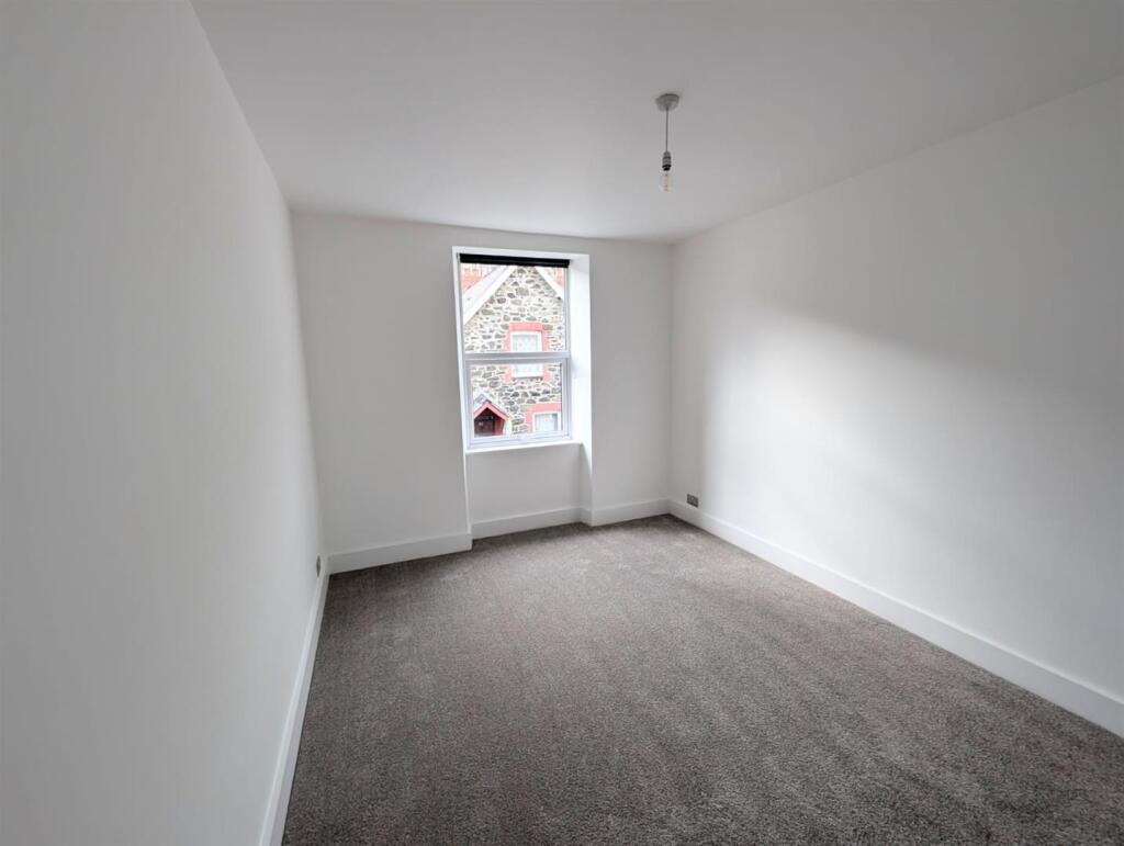 WhatsApp Image 2025-10-01 at 14.28.19_abf12786.jpg