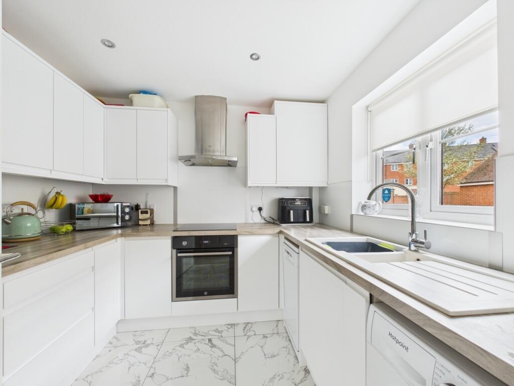 CAM01338G0-PR0099-STILL005