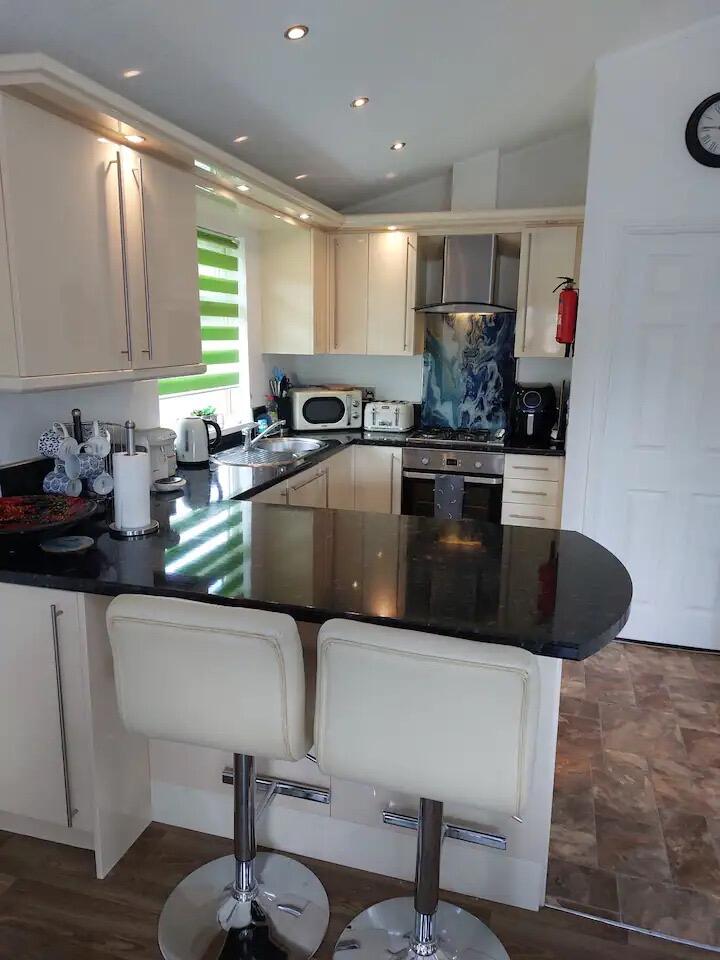 221bc91b-a112-4e83-b3fe-a6bf2d479ca9