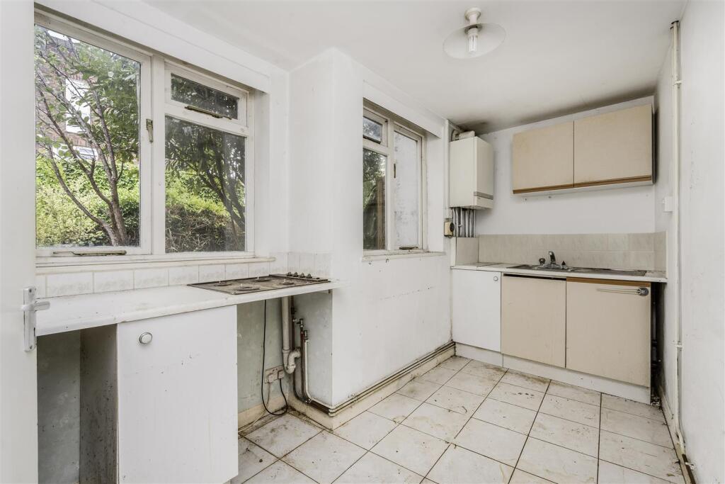 Davidson Frost-Wellings, DFW, Little Common, Stanm