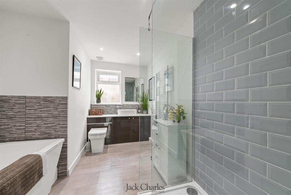 28 Barchester Way-8.jpg