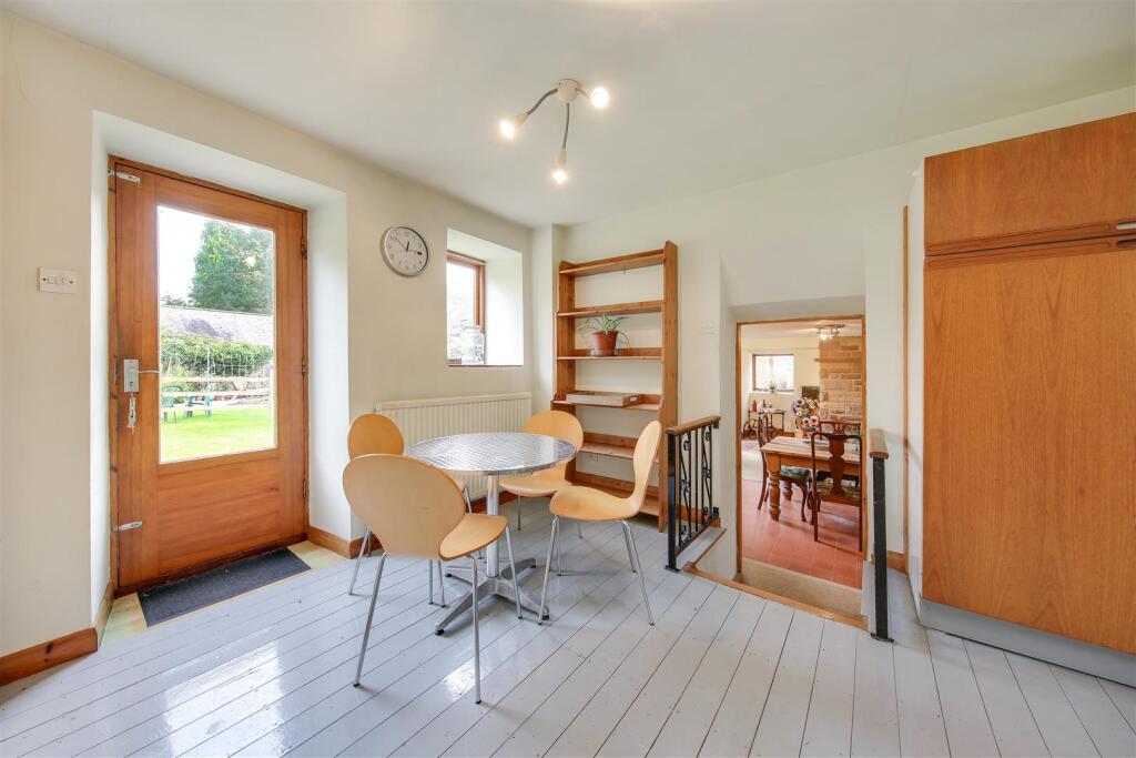 Kitchen Dining Area.jpg
