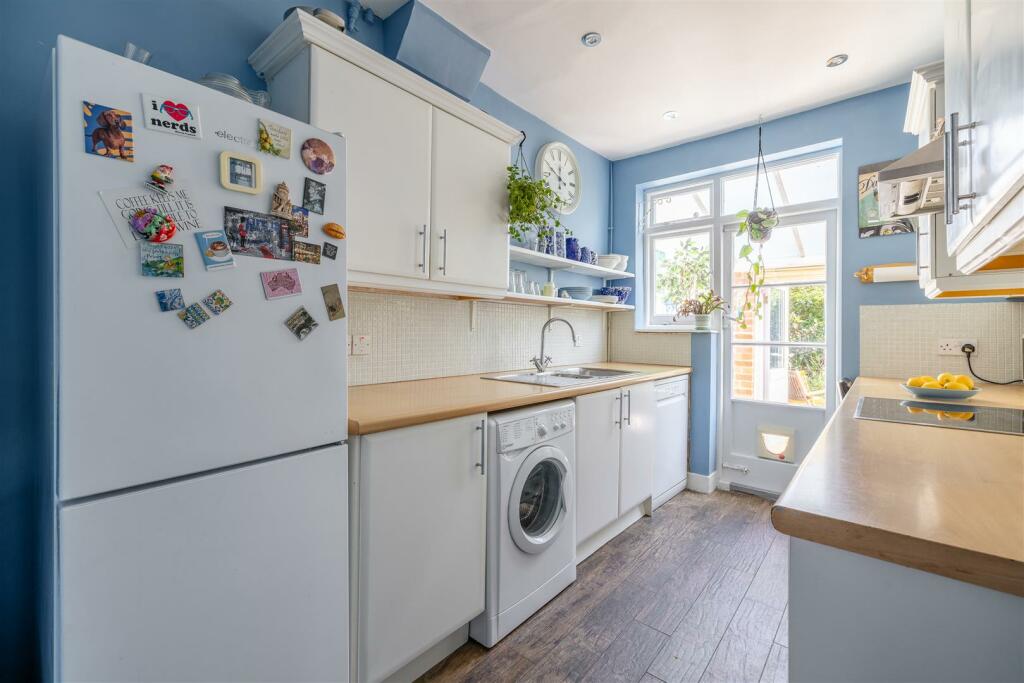 Richmond Crescent, E4