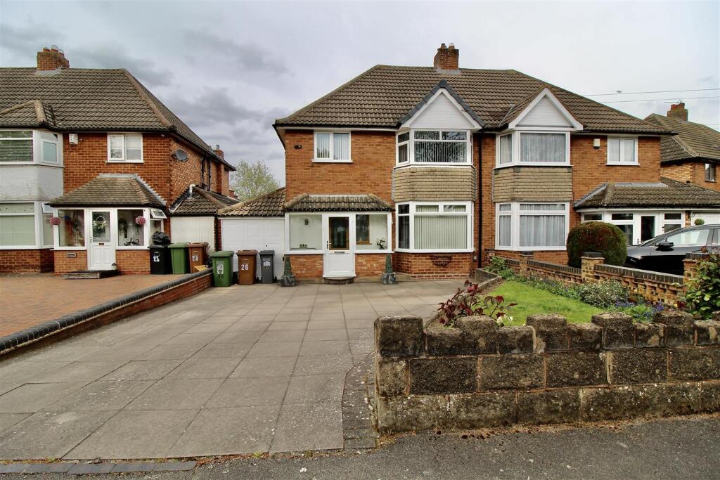 Front Garden/Driveway