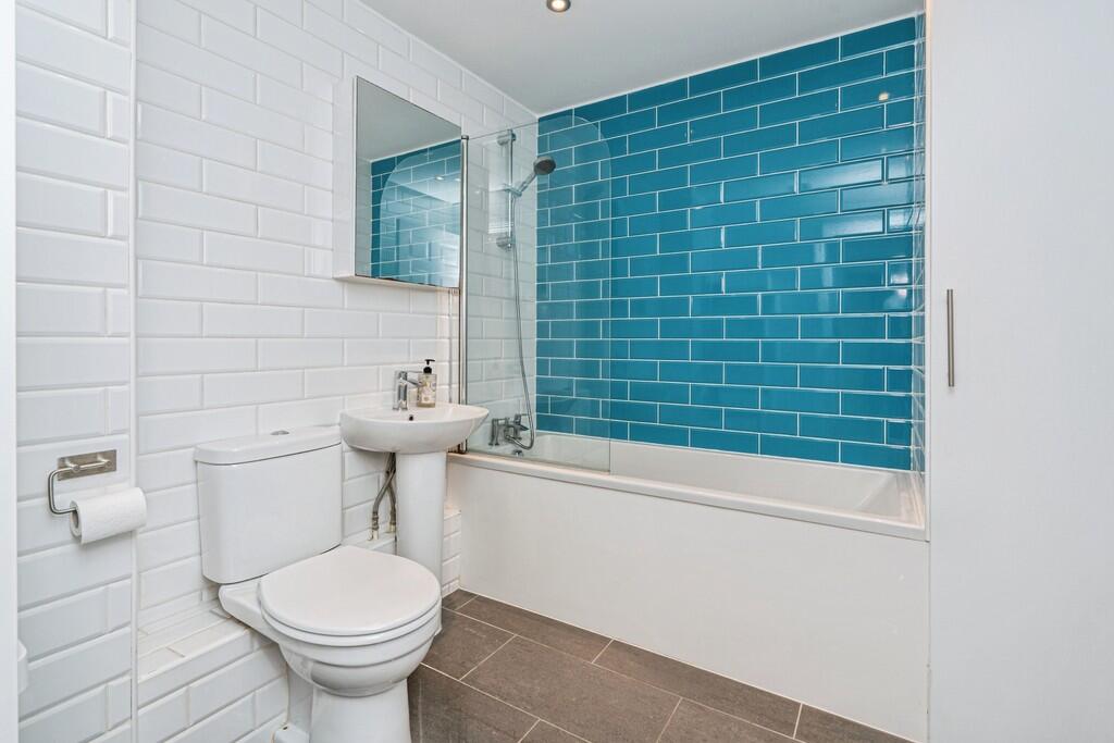 gu216je-fa-dsc036...