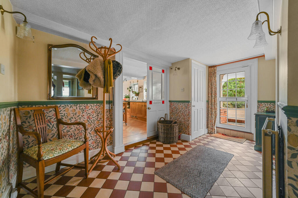 PT-TV-HawksmillHo...