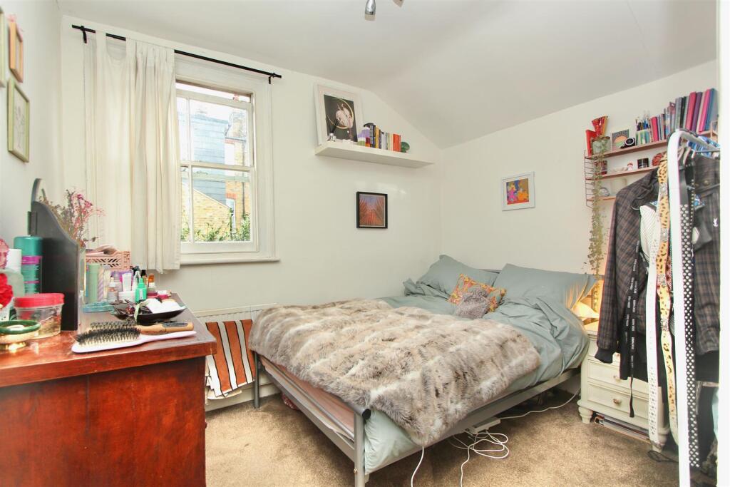 Clissold Crescent, N16