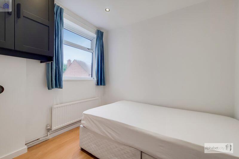 Bedroom 1 (2)