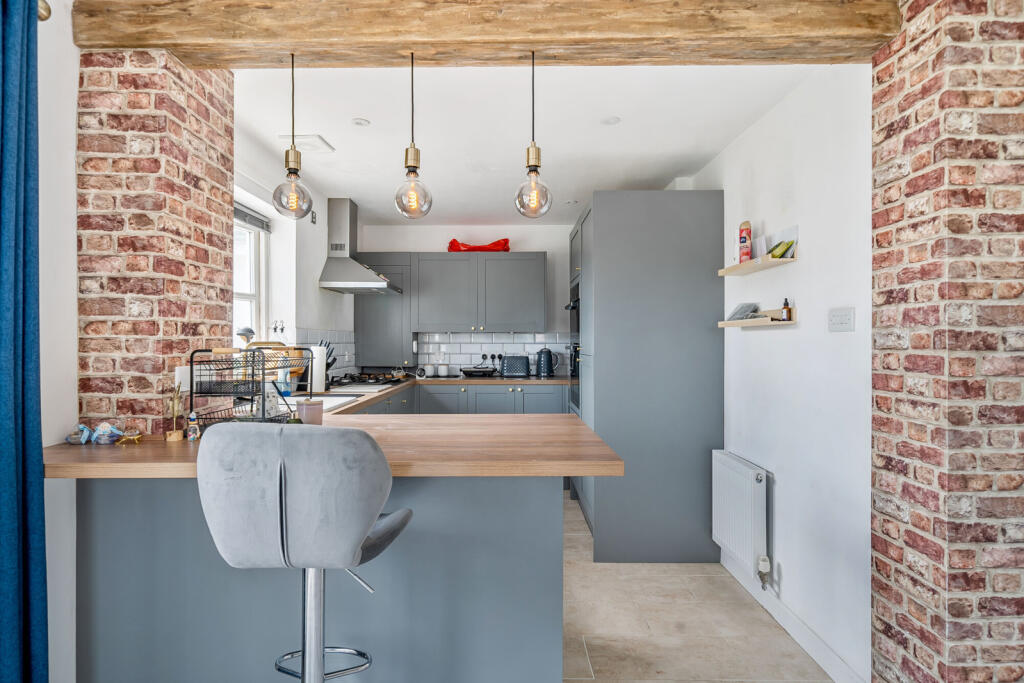 1329456-1-6881071...